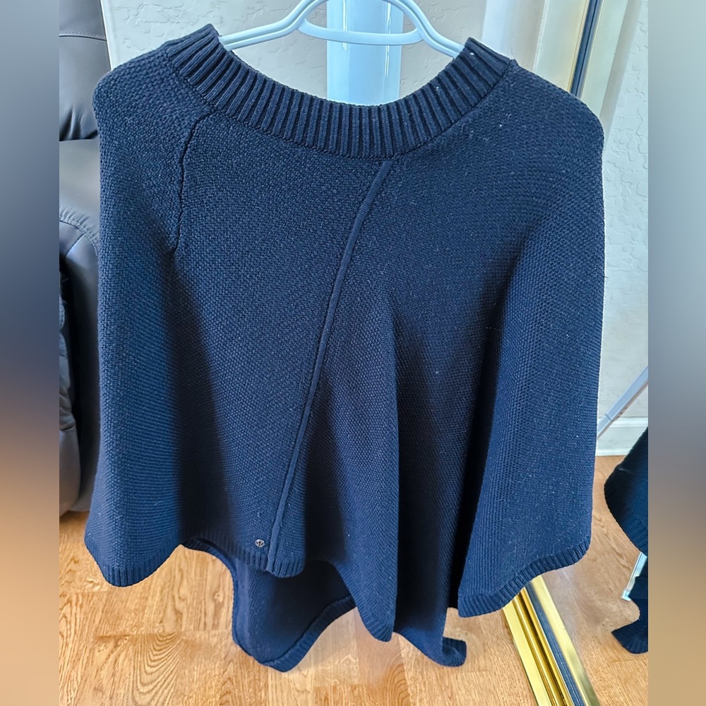 Lululemon🍋 On the Go Poncho Black Merino Wool One Size - Picture 4 of 13
